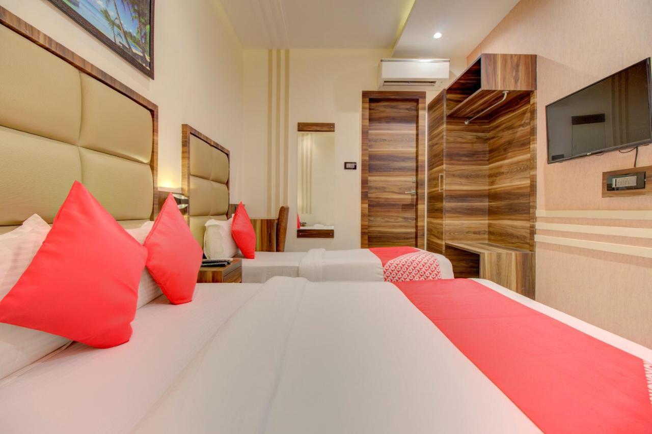 Oyo 76180 Hotel Meriton Mumbai Eksteriør bilde