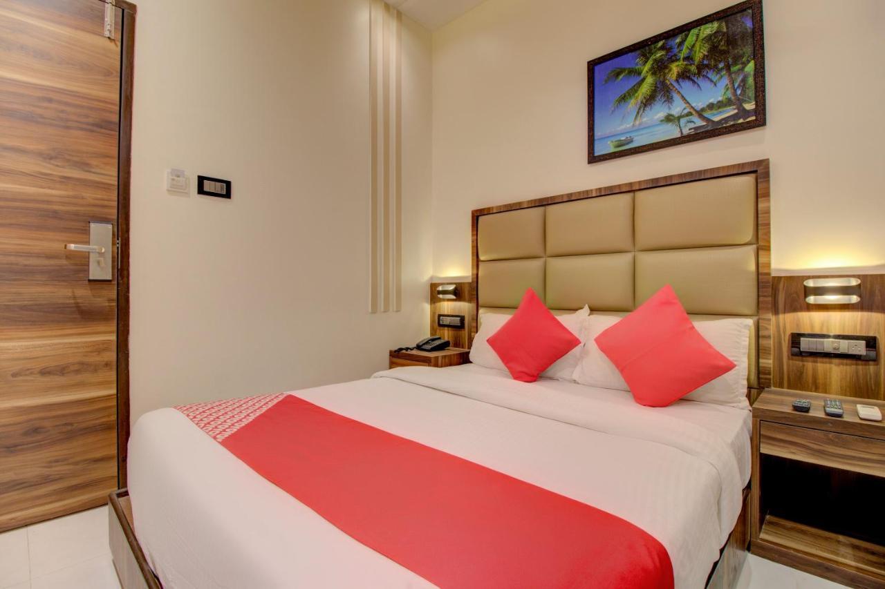 Oyo 76180 Hotel Meriton Mumbai Eksteriør bilde