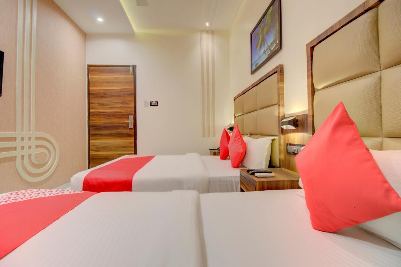 Oyo 76180 Hotel Meriton Mumbai Eksteriør bilde